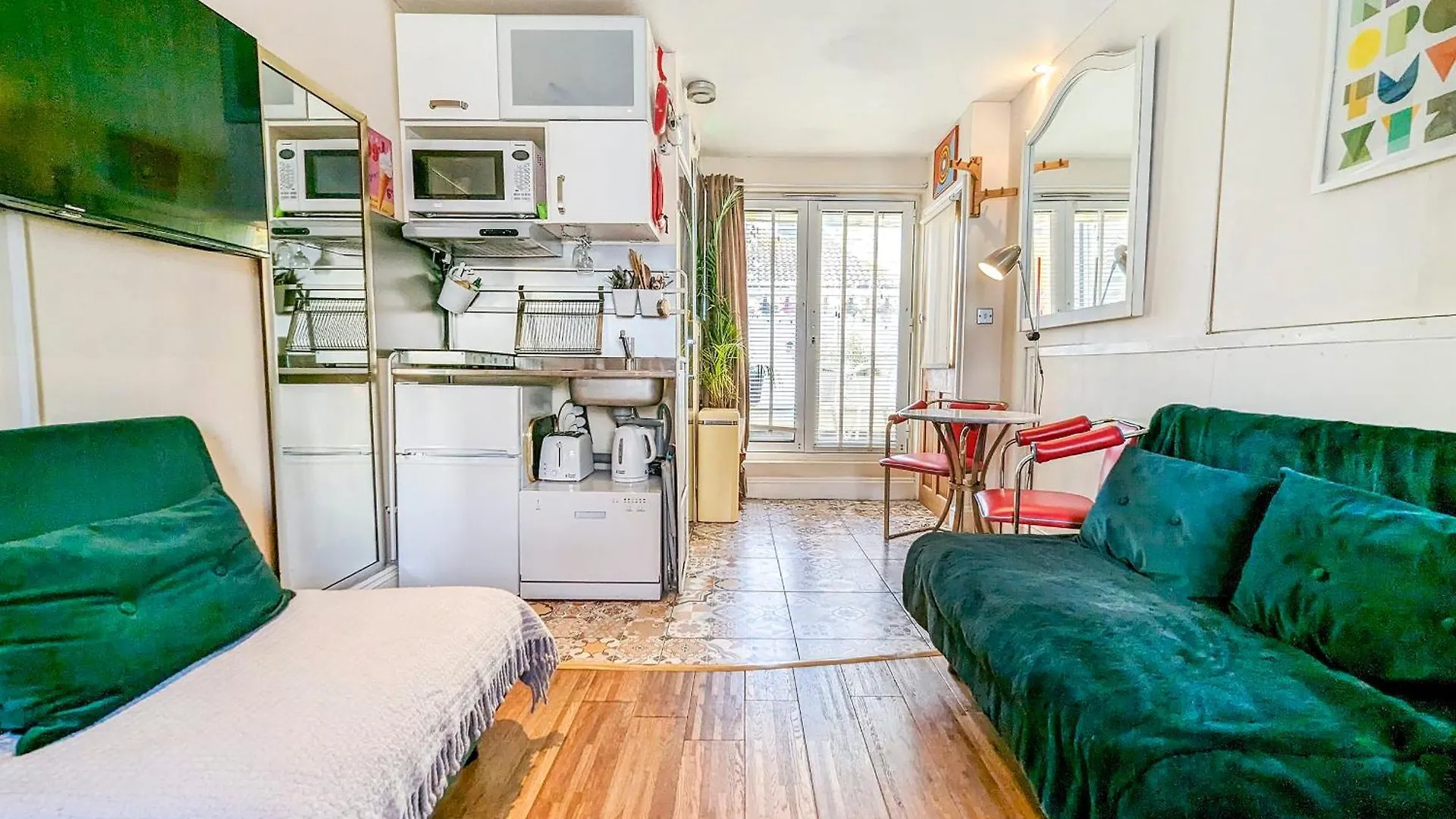 Little Western Studio - By Brighton Holiday Lets