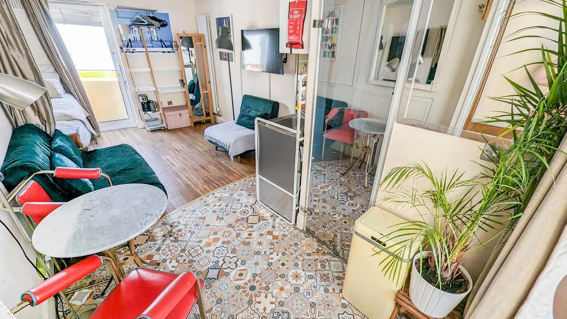 Little Western Studio - By Brighton Holiday Lets