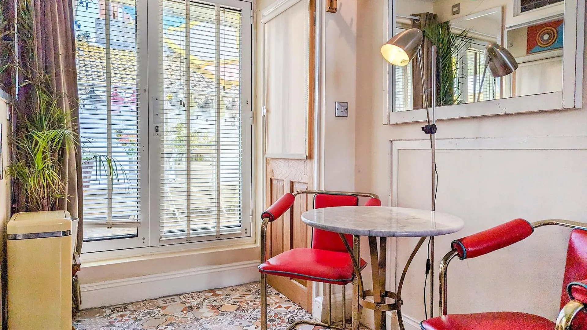 Little Western Studio - By Brighton Holiday Lets Apartment